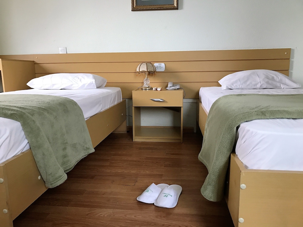 ROOM, SINGLE, DOUBLE BED