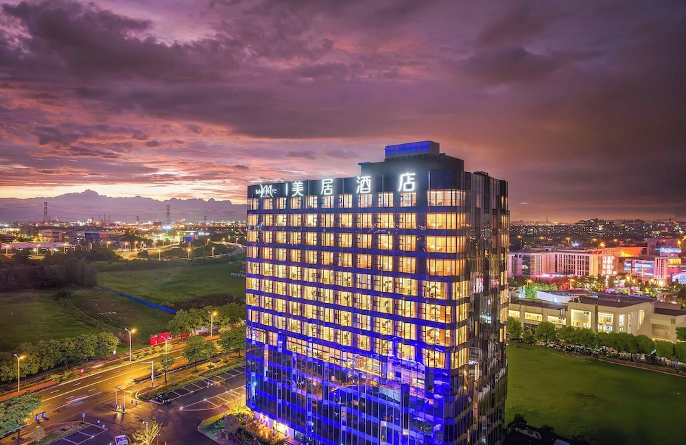 Mercure Nantong Suxitong Riverside 1/42