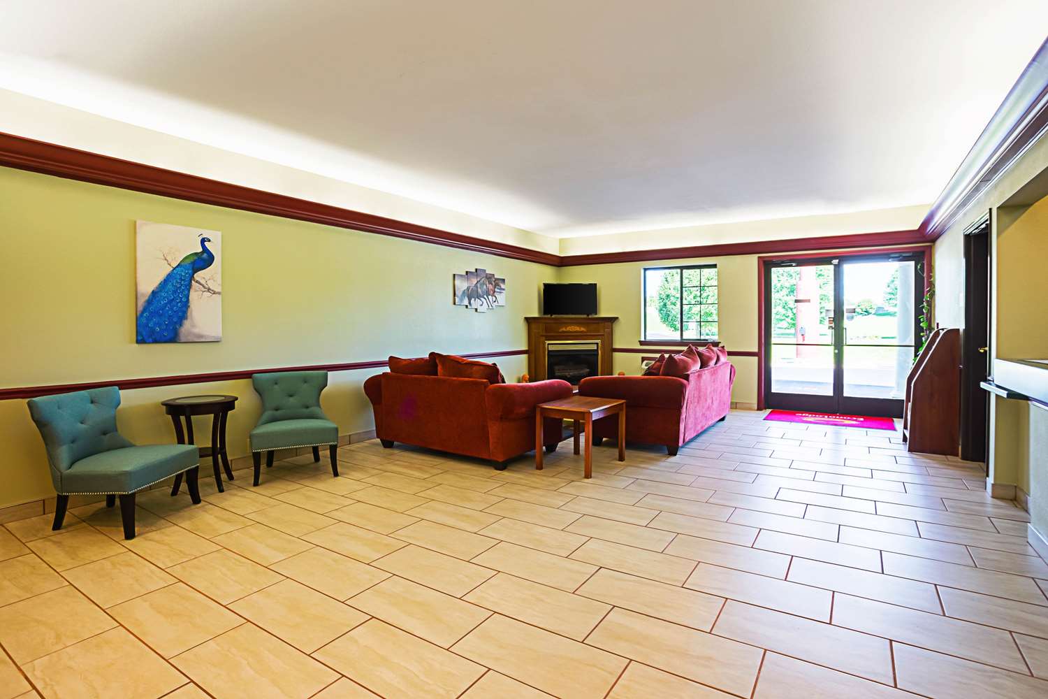 Econo Lodge Inn and Suites Ripley 6/14