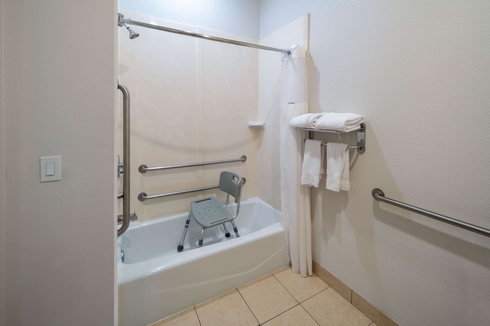 Microtel Inn Suites By Wyndham Tracy 24/67