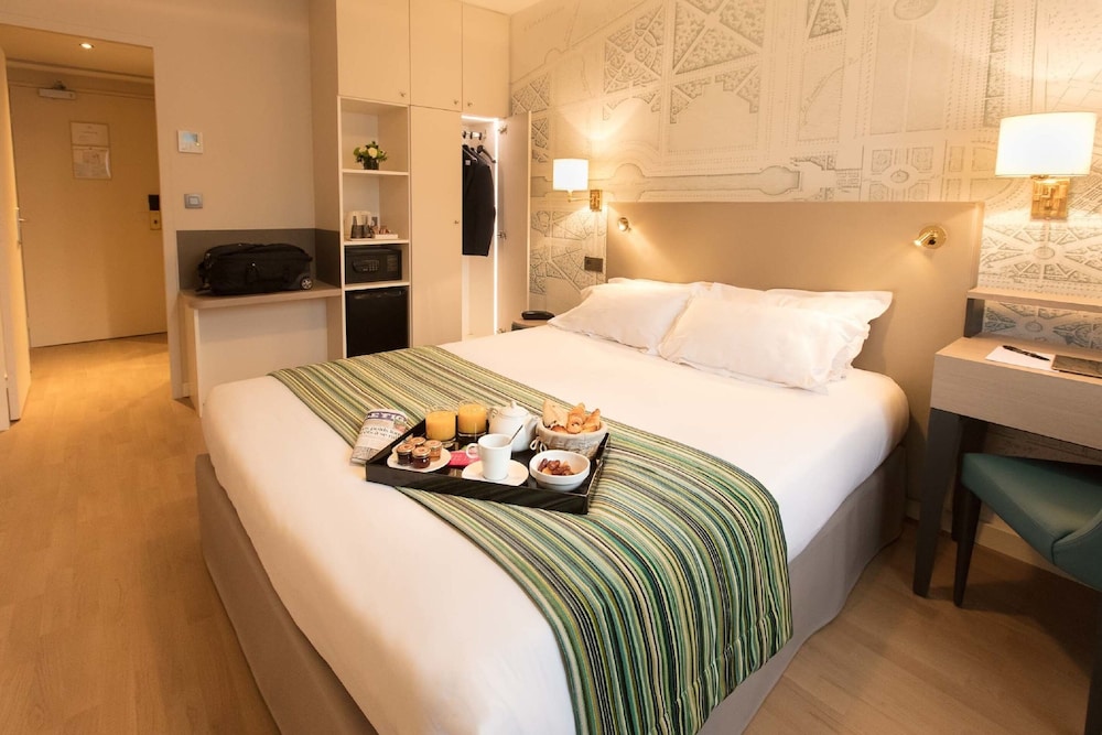 Hotel Montbriand Antony 9/44