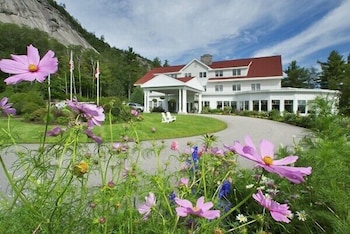 The White Mountain Hotel And Resort 6/49