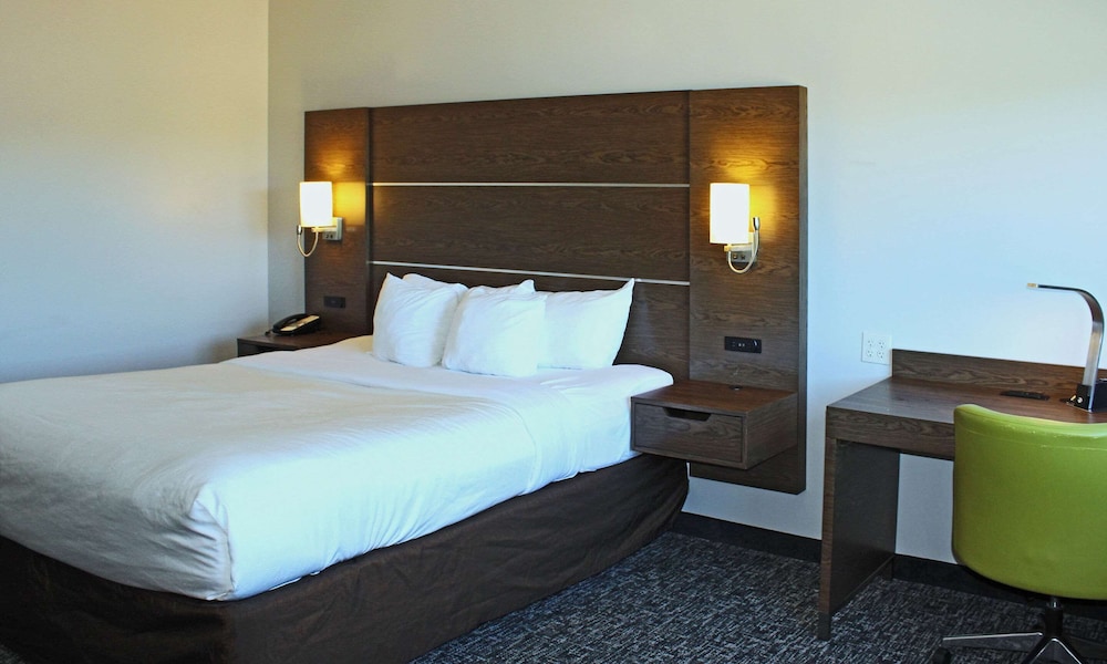 Comfort Inn & Suites Near Lake Guntersville 16/52