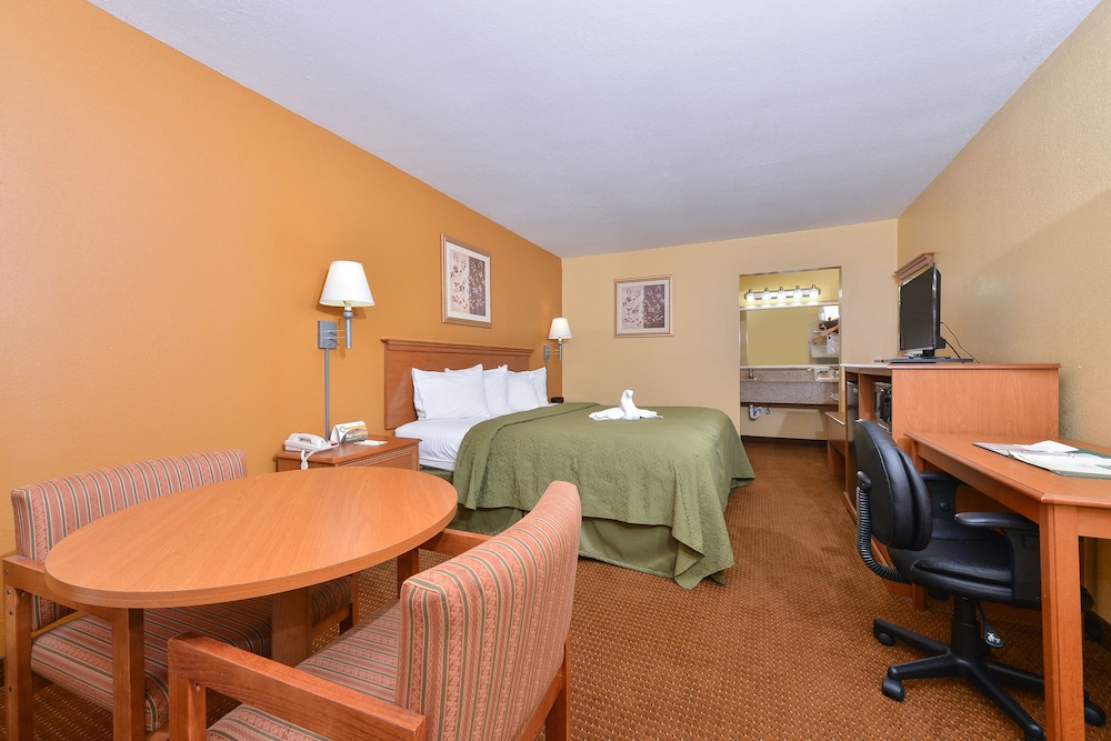 Quality Inn & Suites Cartersville North 32/42