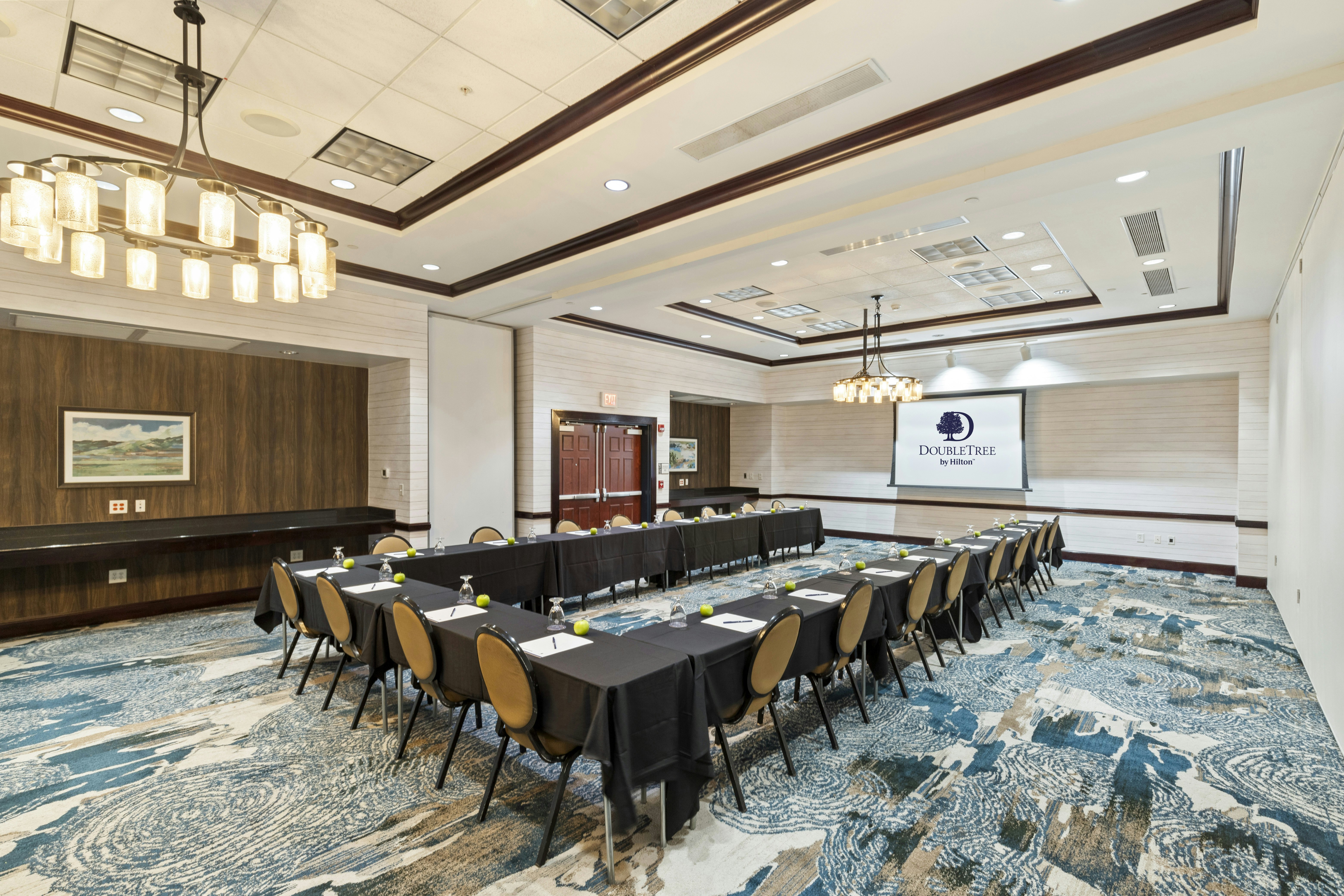 Doubletree By Hilton Front Royal Blue Ridge Shadows 22/25