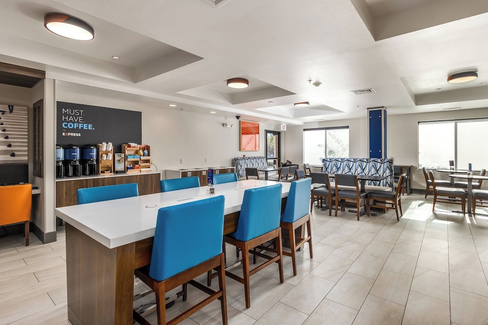 Holiday Inn Express Hotel and Suites Vancouver Mall/Portland Area 50/71