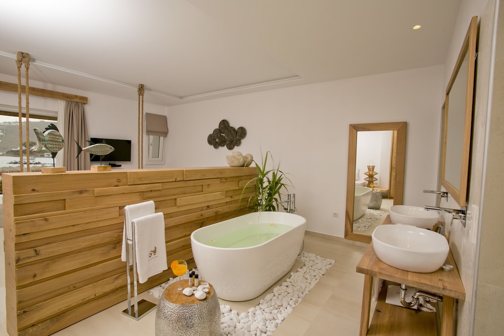 Thalassa Boutique Hotel 50/50