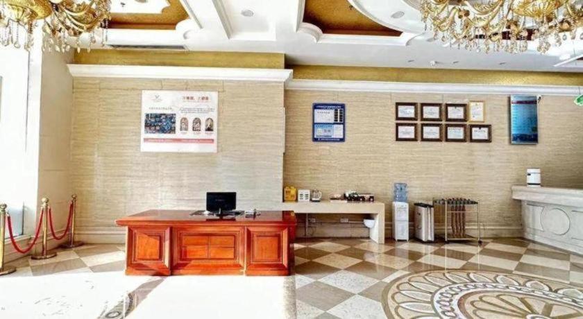 Vienna Hotel (Shenzhen Convention and Exhibition Center, Fuhai Qiaotou) 23/63