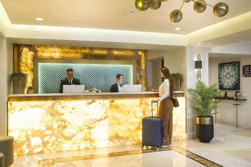 Sura Luxury Milion Hotel & Spa 10/76