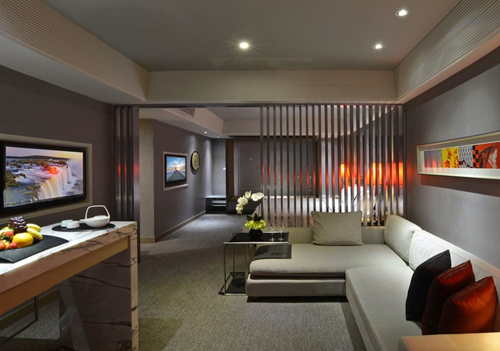 Rhombus Park Aura Chengdu Hotel 42/68