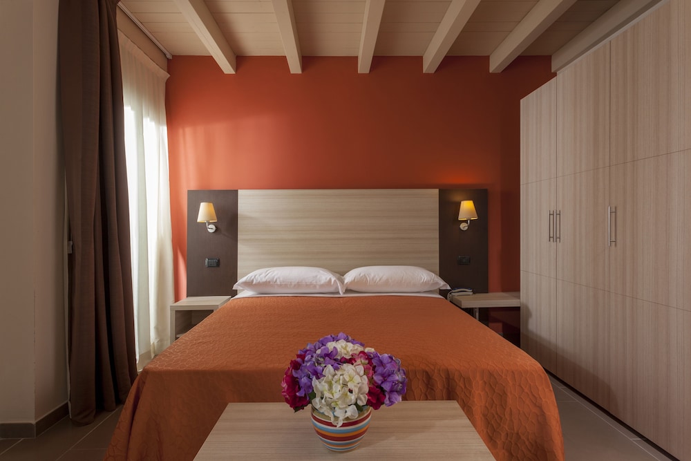 Hotel Aurora Mare 16/40