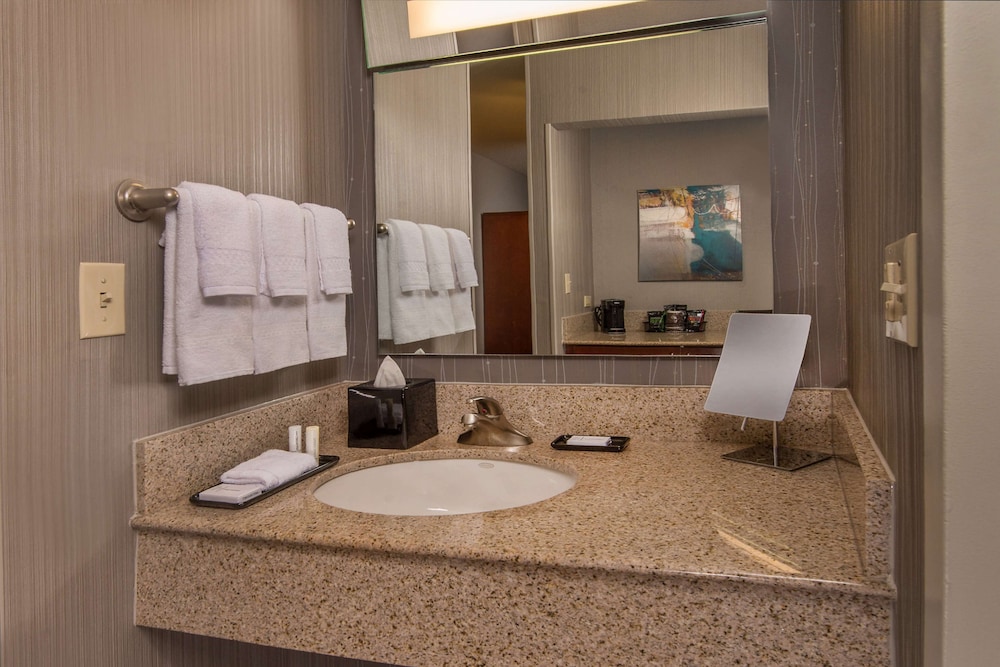 Sonesta Select Arlington Rosslyn 11/40