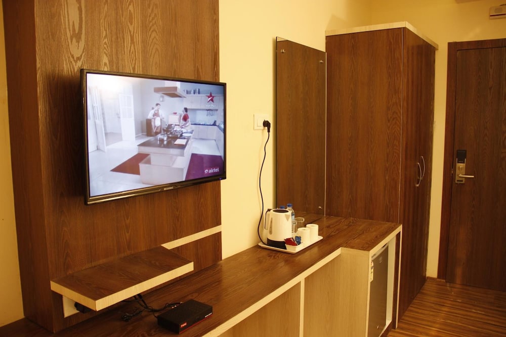 REGENTA INN LARICA CT photo2