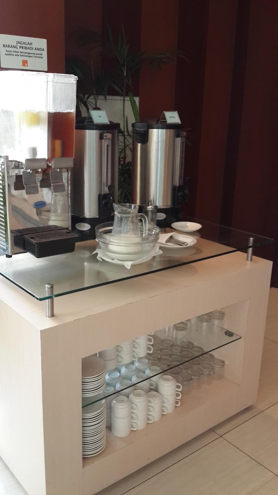 V HOTEL JAKARTA 3/45