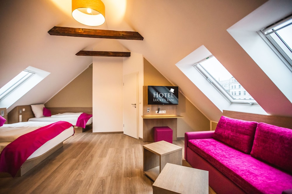 Hotel Luckys Inn Gmbh 10/50