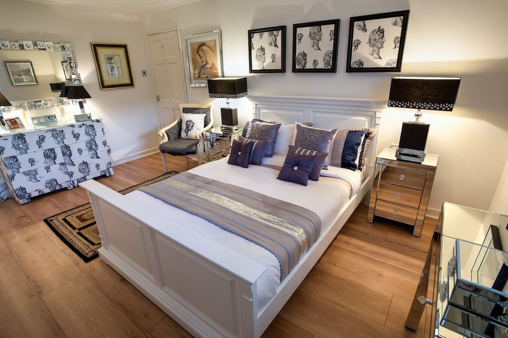 The Ascott 4/50