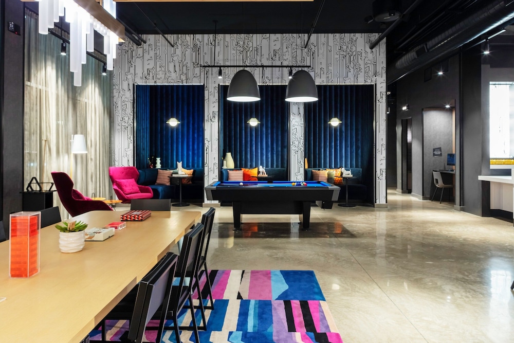 Aloft Dallas Arlington 29/34
