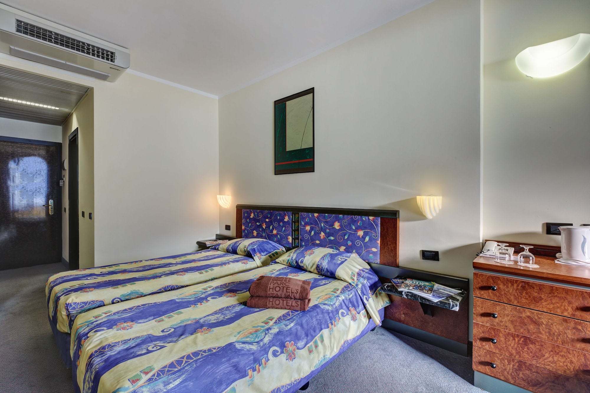 PANORAMIC, DOUBLE OR TWIN BED, LAKE VIEW, BALCONY