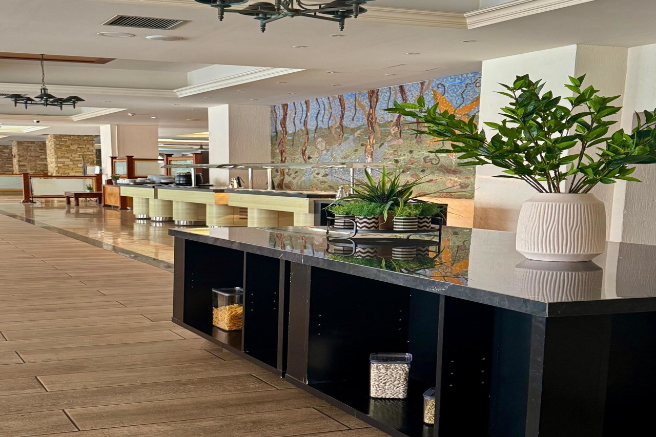 Navarria Hotel 6/50
