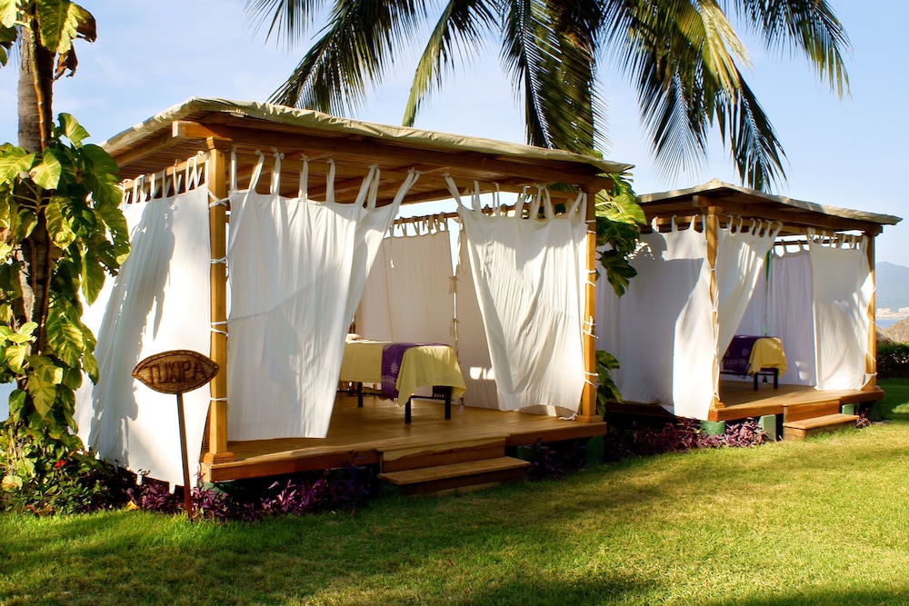 Grand Decameron Complex Bucerias A Trademark All Inclusive 11/76