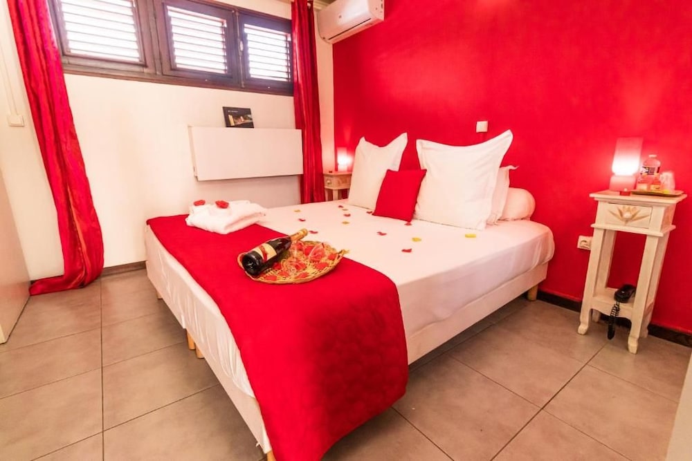 Tante Arlette Hotel 6/49