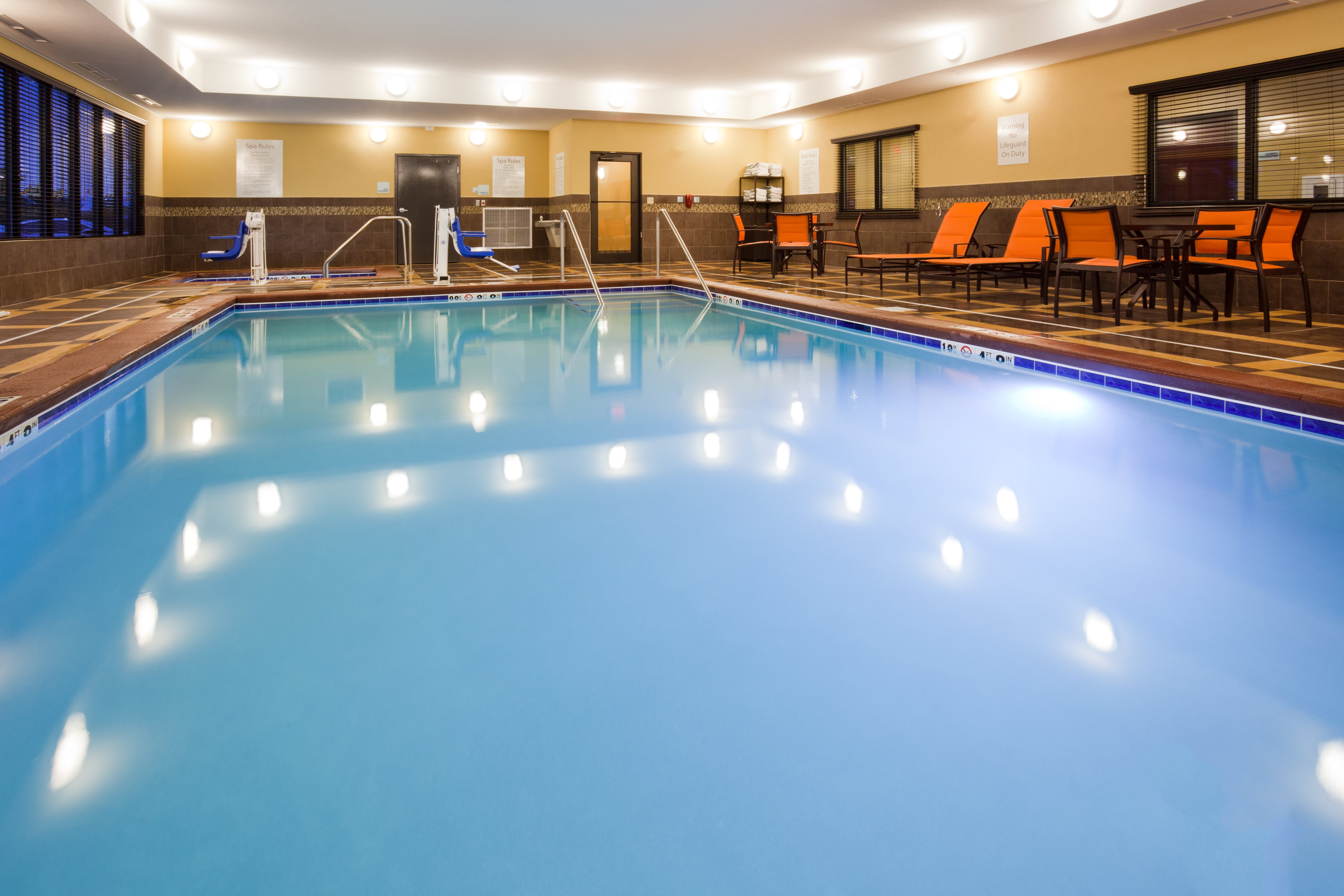 Holiday Inn Express & Suites Davenport, an IHG Hotel 4/26