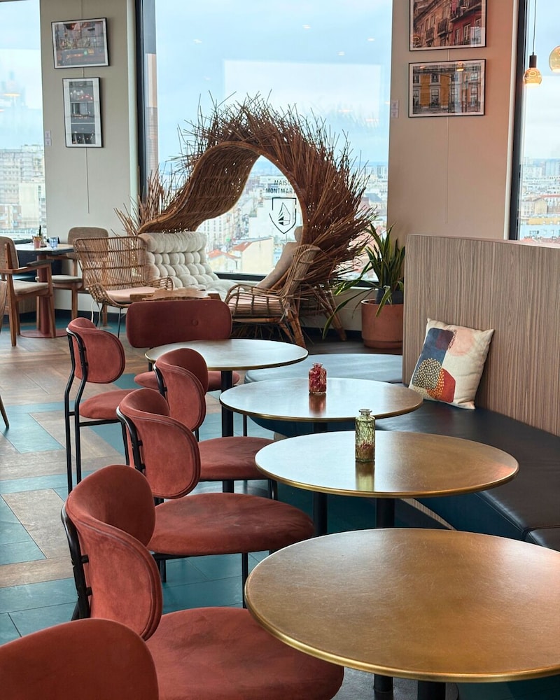 The Originals Boutique, Hotel Maison Montmartre Paris Les Puces 27/48