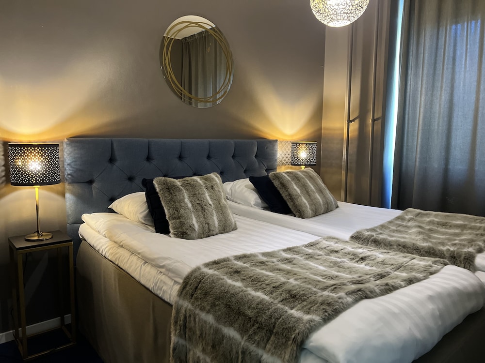 DELUXE, SUITE, SAUNA, KITCHEN