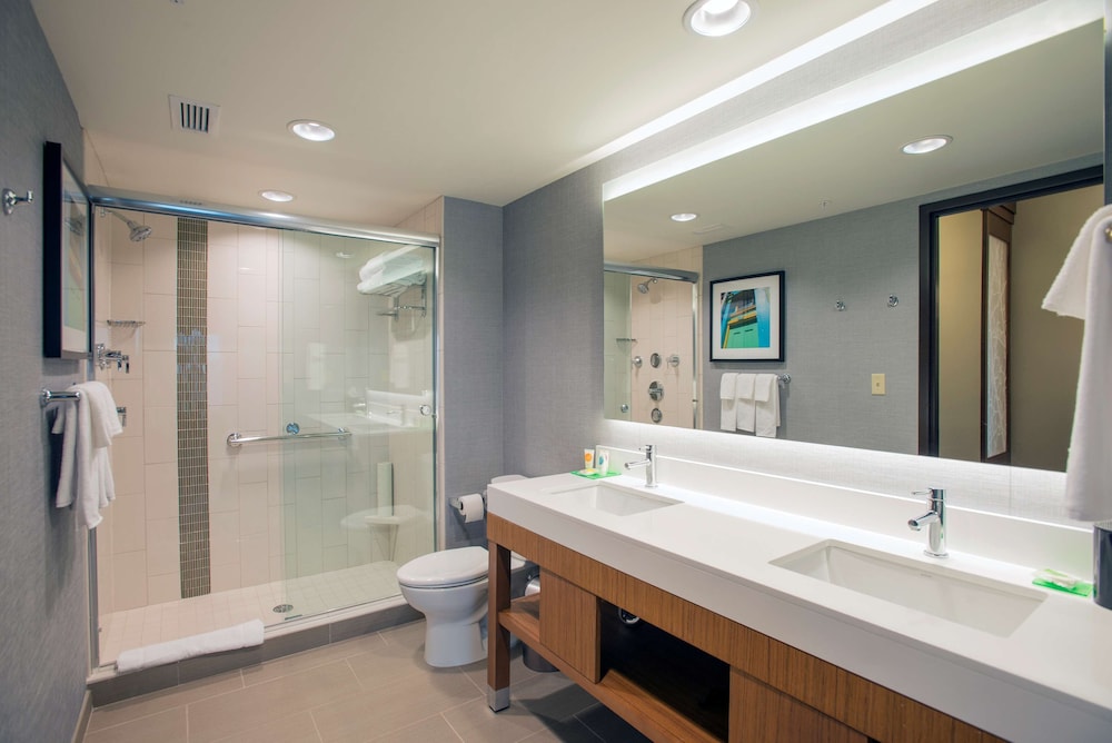 Hyatt Place Cincinnati / Sharonville Convention Center 60/62