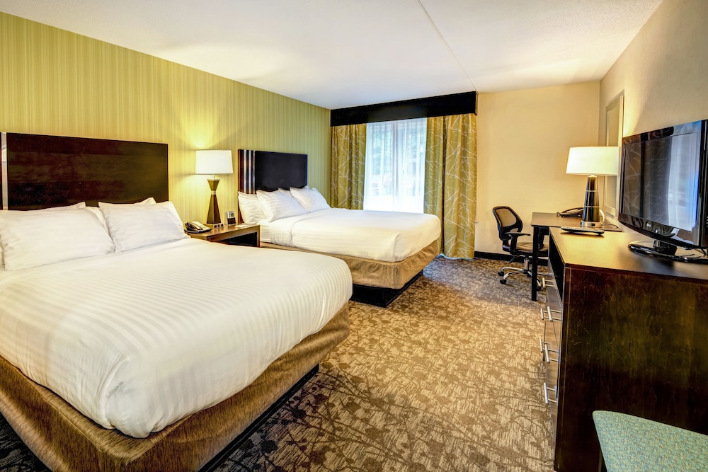 Holiday Inn Express Neptune 24/80
