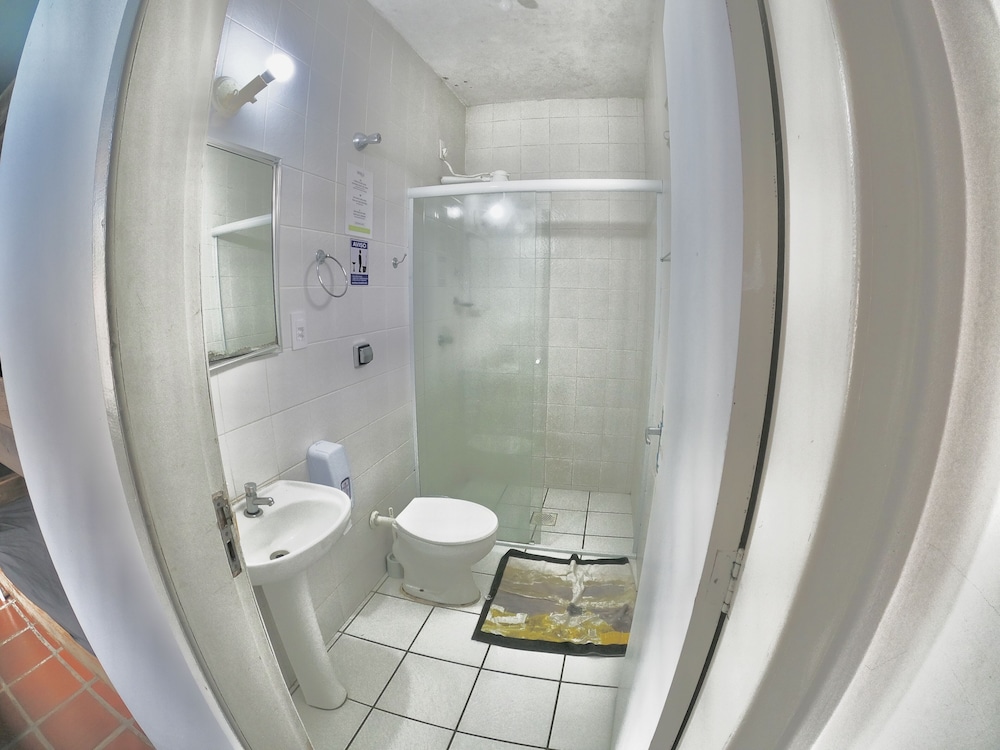 MALE DORM, BASIC, PRIVATE BATHROOM
