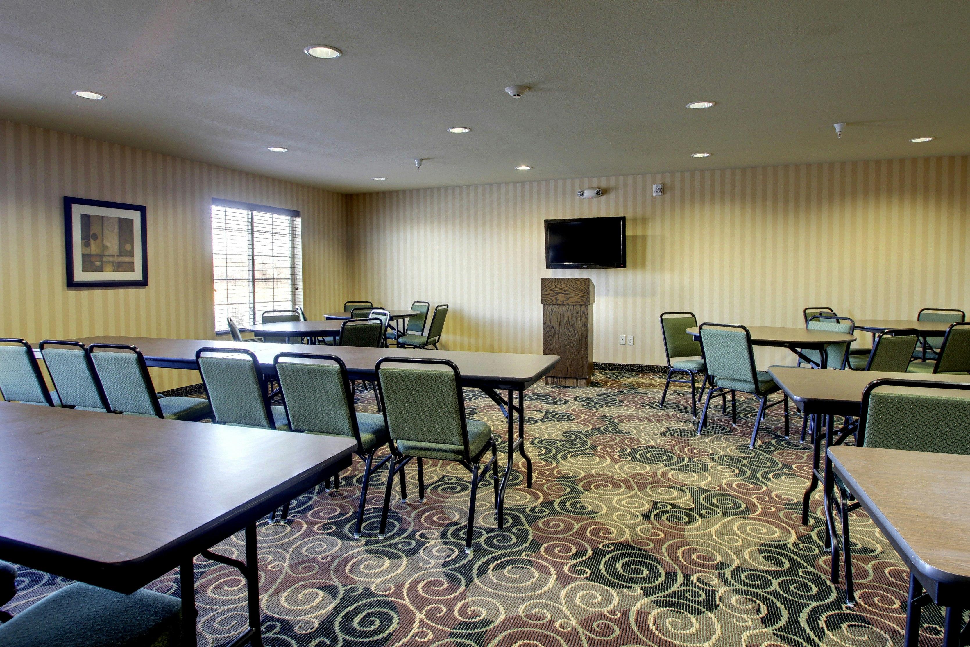 Cobblestone Hotel Wayne 39/44