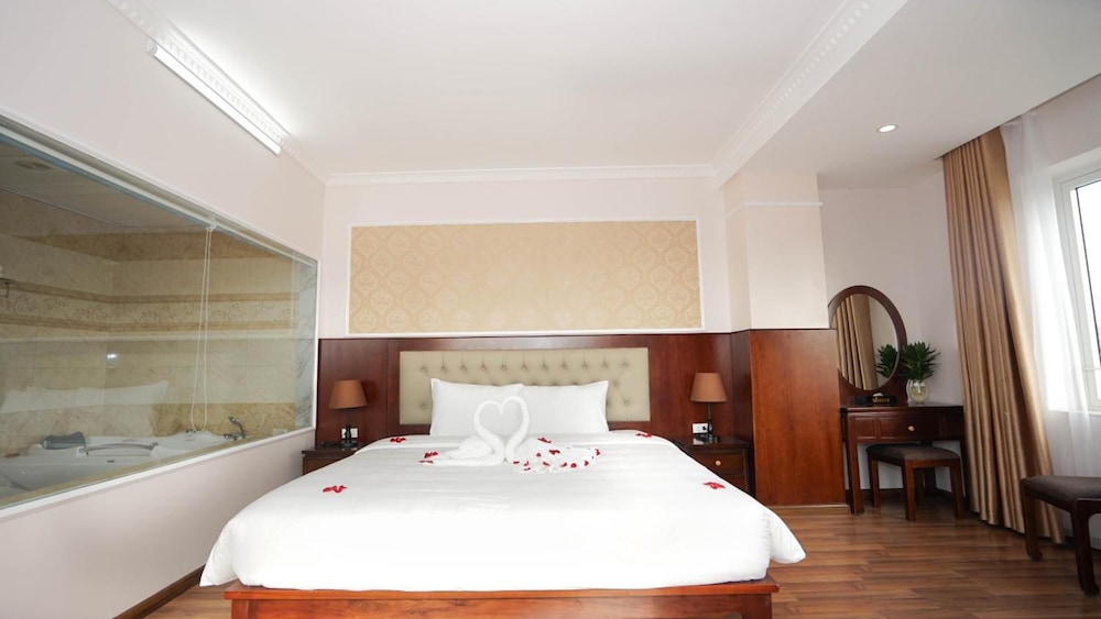 Seastar Hotel Ha Long 20/53