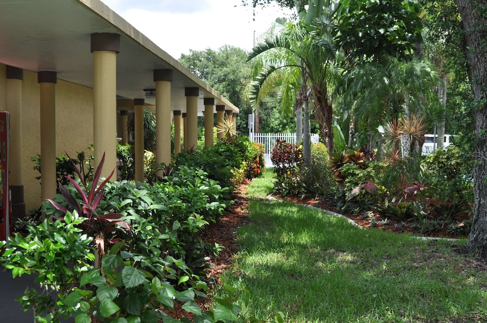 Ramada by Wyndham Cocoa 55/59