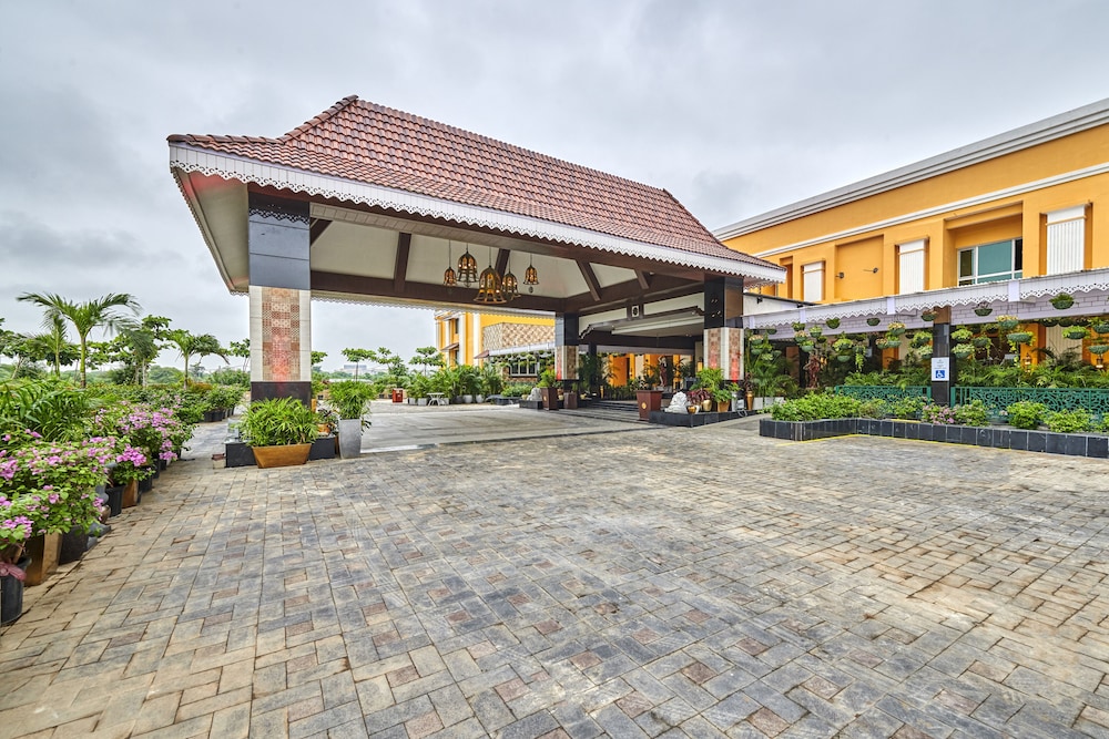 MAYFAIR Lake Resort, Atal Nagar, Raipur 41/50