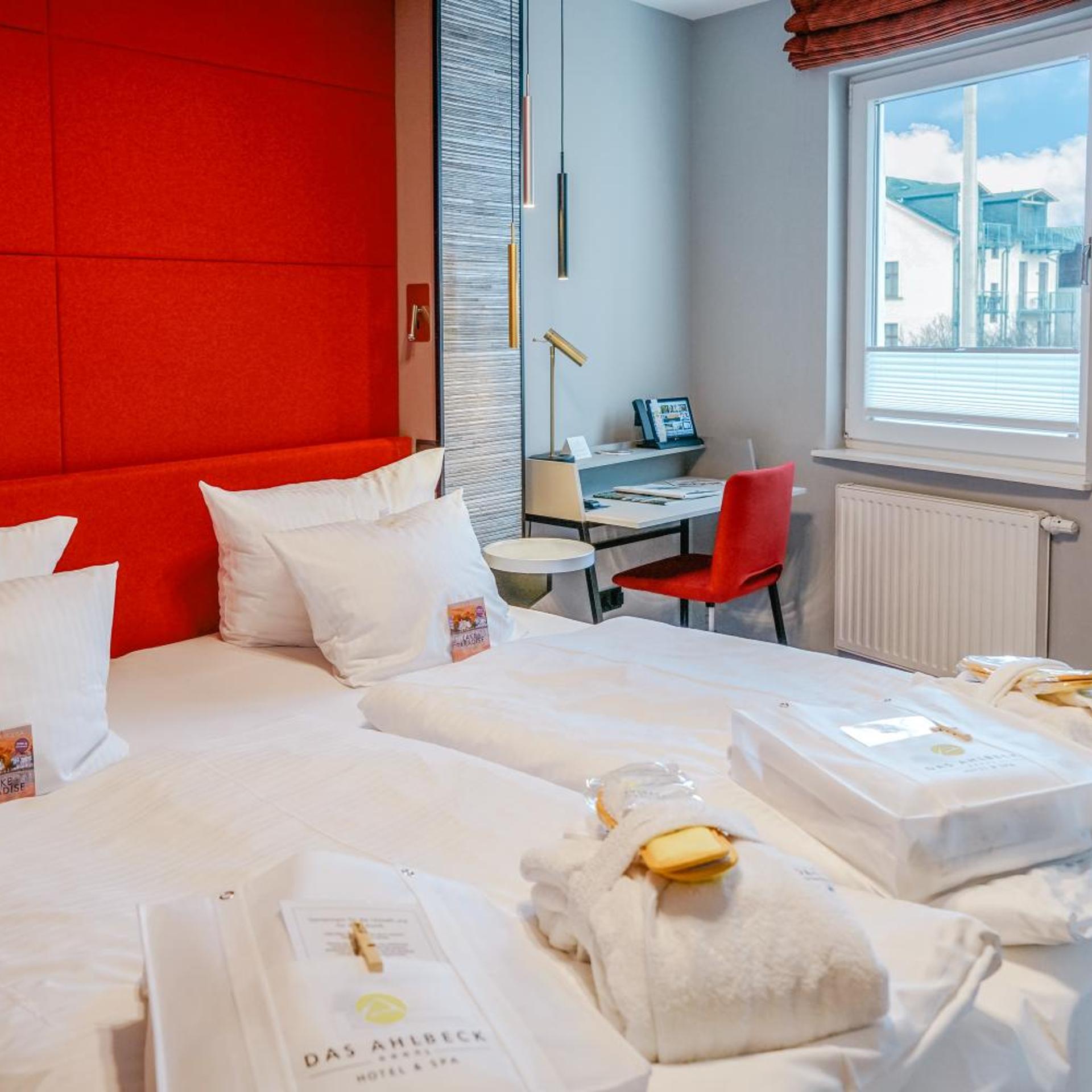 Room, Double Bed, Lateral Side Sea View