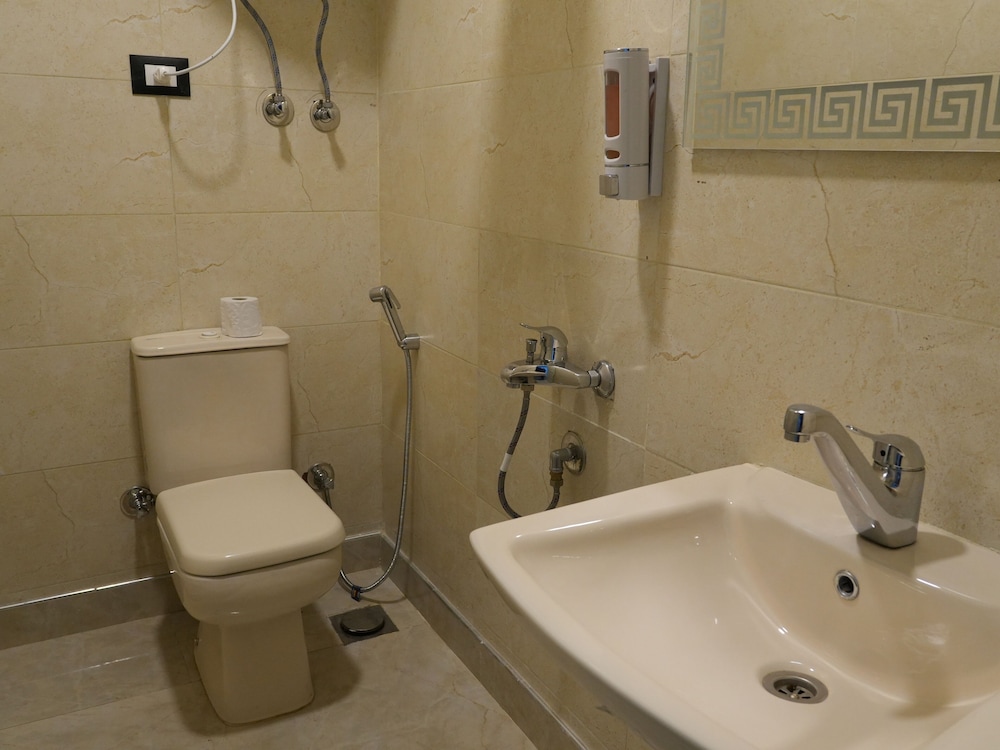 Montana Hotel 48/55