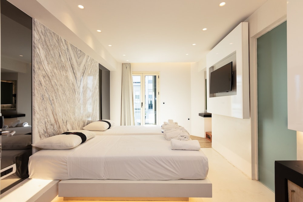 Junior Suite, Double Bed, Partial Sea View, Sofa