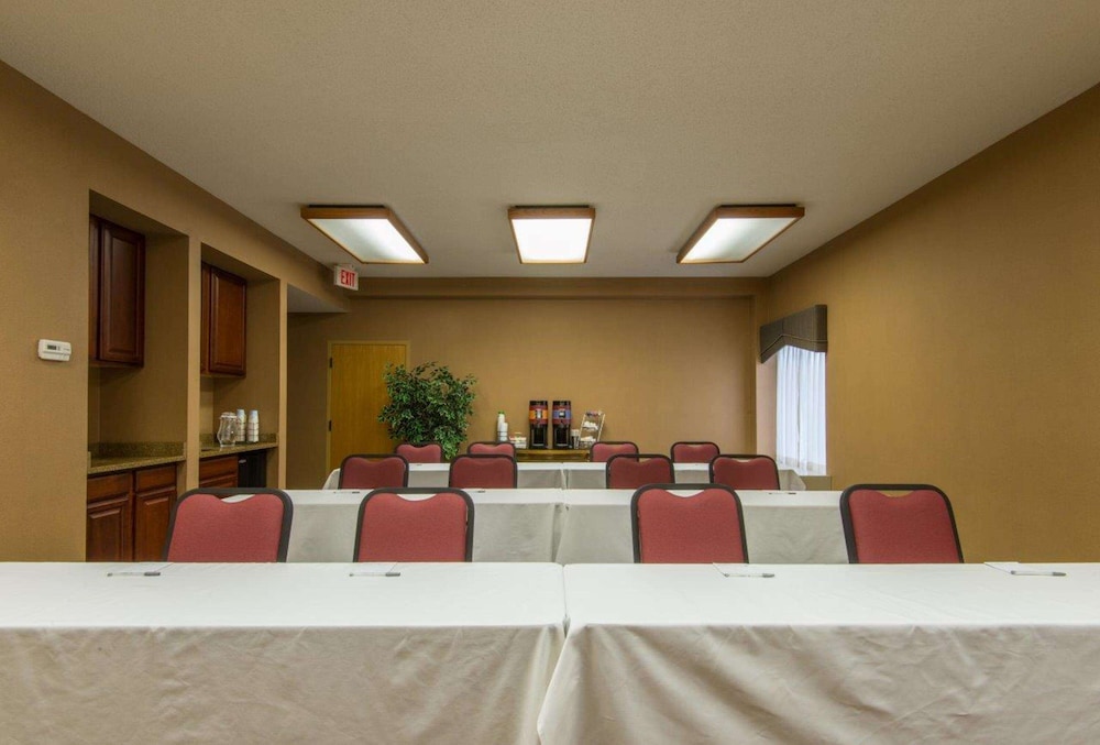 Hampton Inn White River Junction 66/81