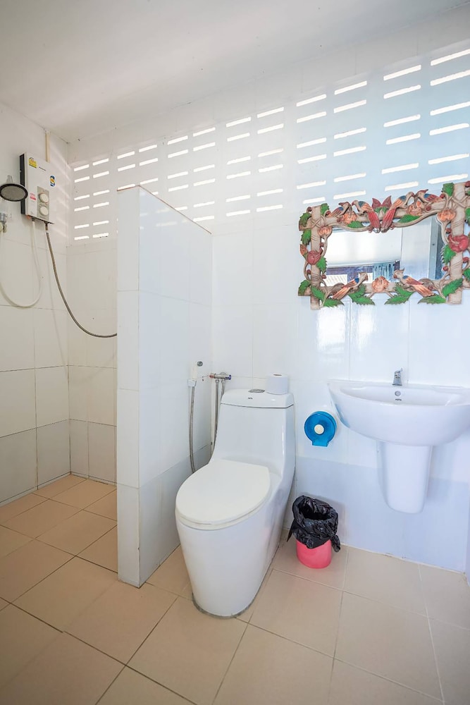 Phi Phi Cozy Seafront Resort 67/67