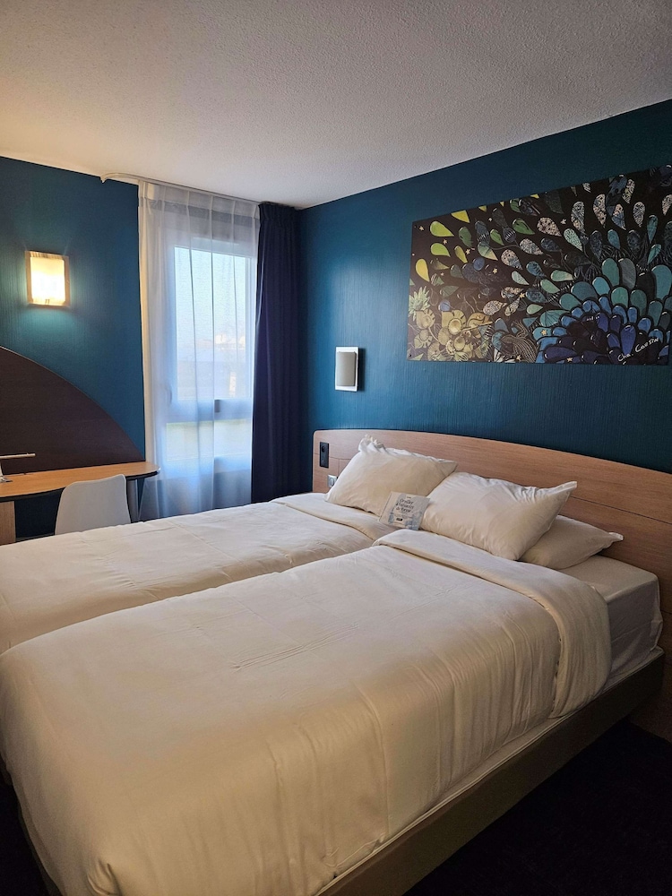 Standard, Twin Beds