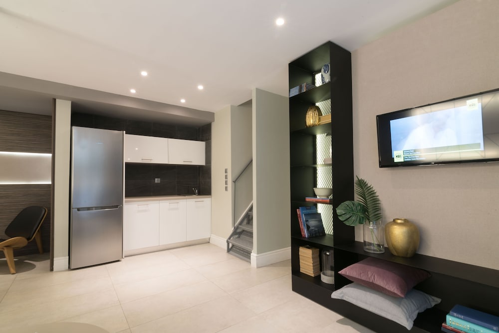 47 Luxury Suites 62/73