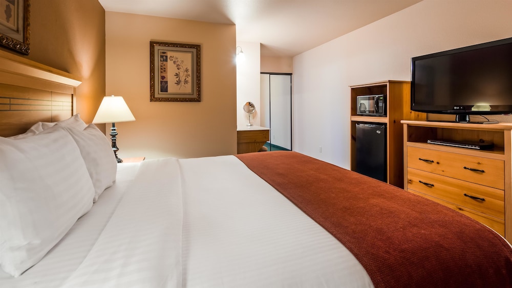 Best Western Plus Hartford Lodge 8/34