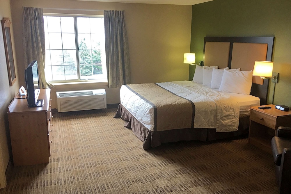 SUITE, KING BED, SOFA