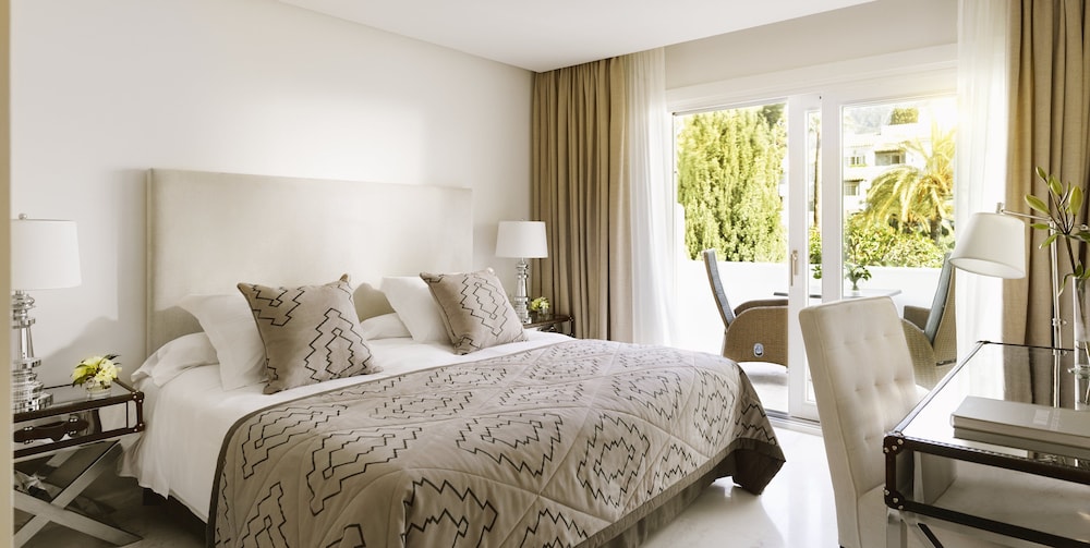 2 BEDROOMS, DELUXE, SUITE