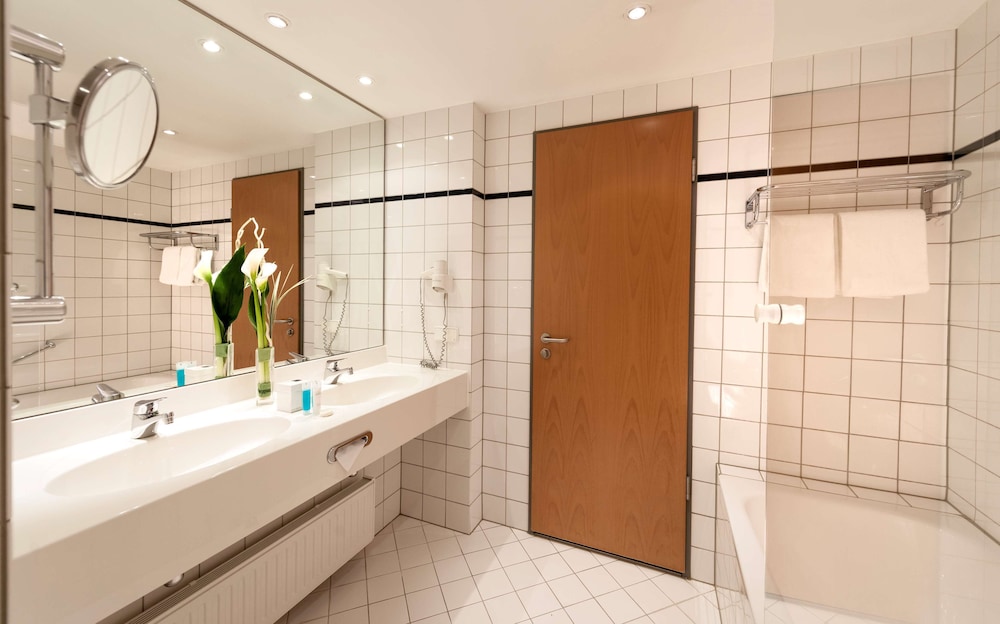 Dorint Kongresshotel Dusseldorf / Neuss 43/44