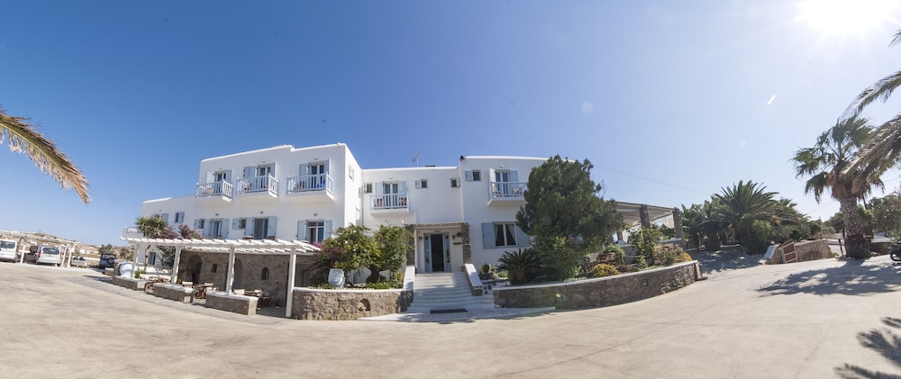 Zephyros Hotel 64/66