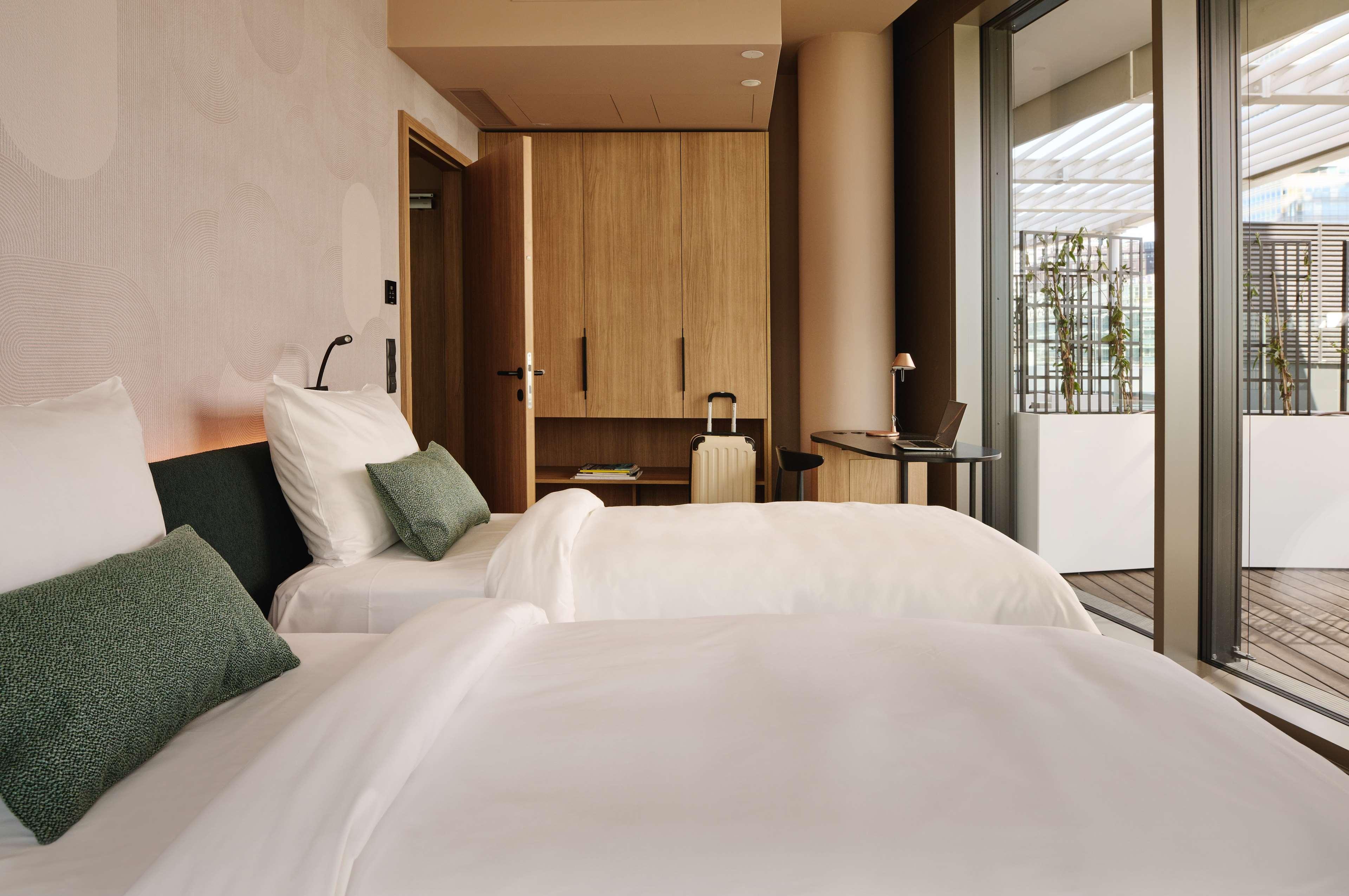 2 BEDROOMS, TERRACE