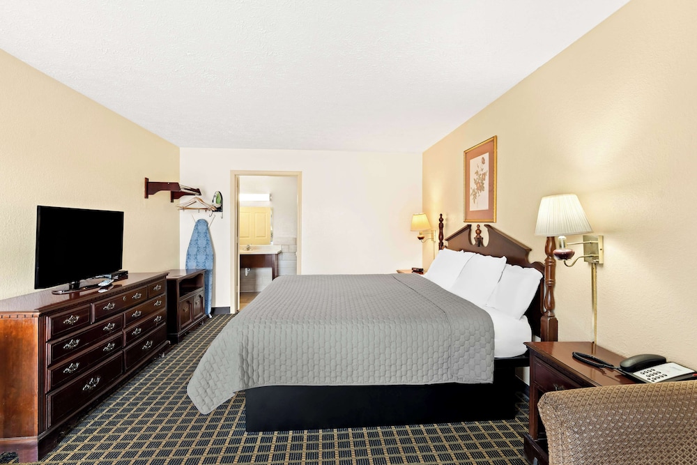 Americas Best Value Inn & Suites Mt. Pleasant 16/28