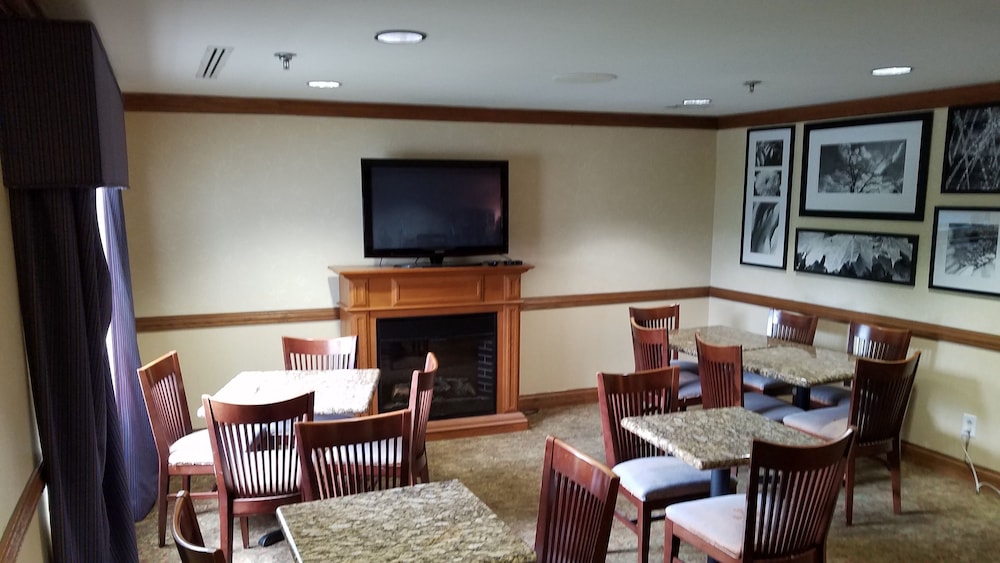 Country Inn and Suites By Radisson Columbus GA 29/34